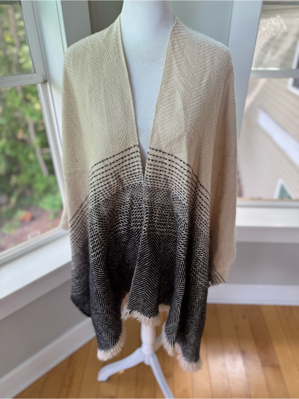 Old Navy Black and Cream Poncho with Fringe One Size